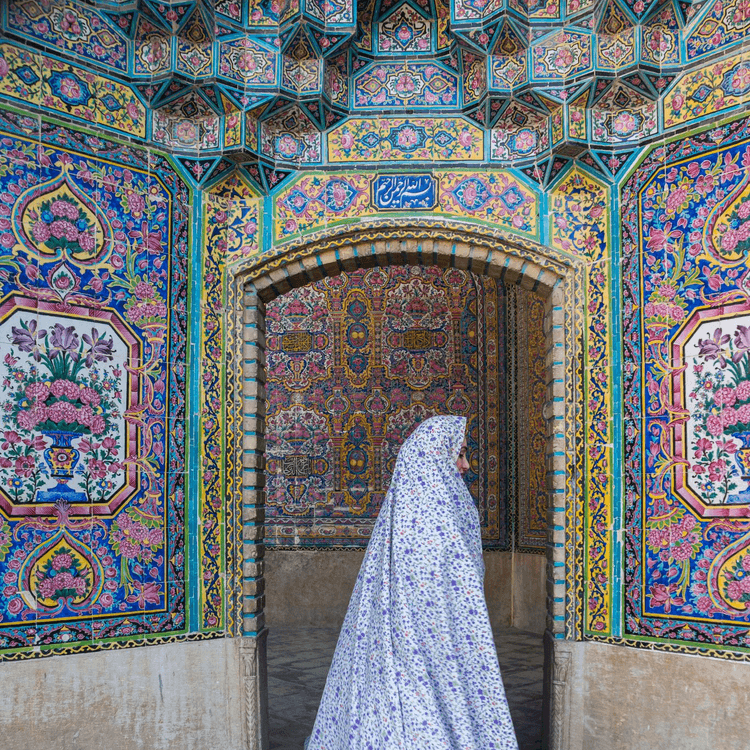 Explore Iran as a Nomad 