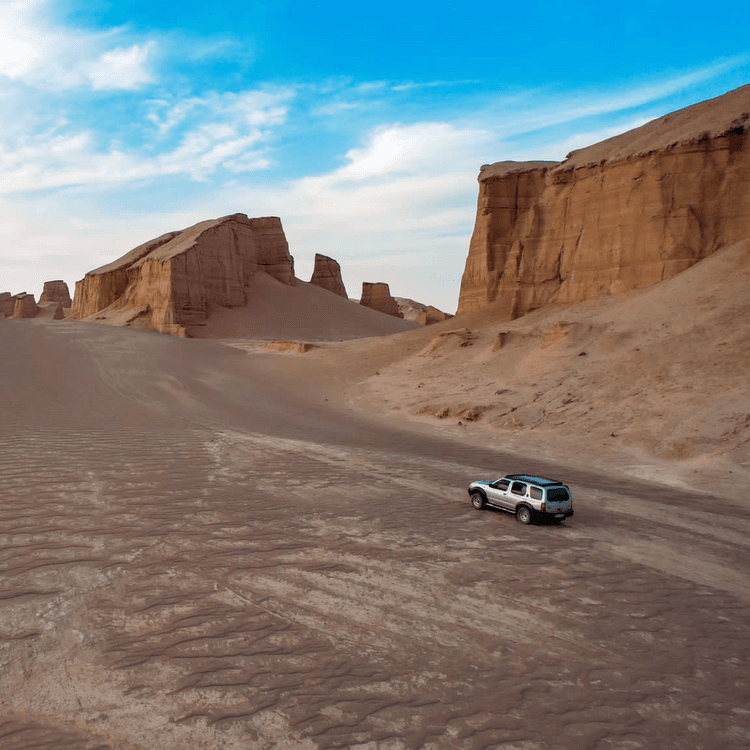 Explore Iran as a Nomad 